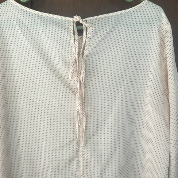 ** NWT!!!** Women’s Banana Republic Blouse - Picture 5 of 6